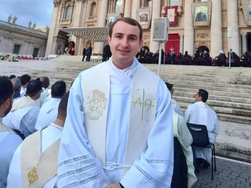 “Parecia uma despedida”: padre de Schroeder viu o Papa Francisco poucas horas antes de sua morte